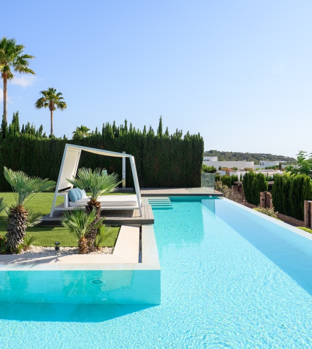 vResa Estates te koop sale Cala Comte .jpg